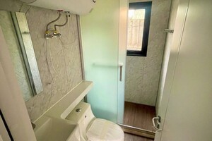 Рядом с парком Савицкого установили десять модульных домов для переселенцев
