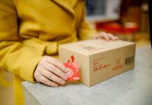 Новая почта повышает тарифы: сколько теперь стоит доставка